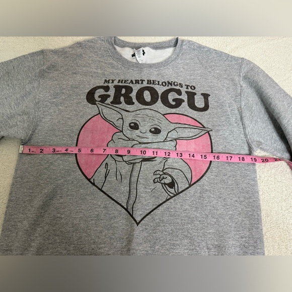 Unisex Star Wars: The Mandalorian Valentine's Day Belong To Grogu Sweatshirt - Picture 5 of 5